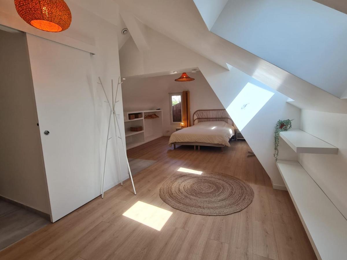 Le Saint Christophe - Mairie D'Aubervilliers Ligne 12 Exteriör bild